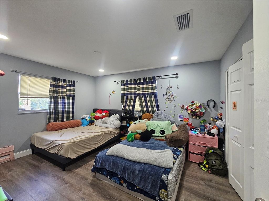 Image 2 of property listing at 3110 22ND AVENUE W, Bradenton, FL 34205
