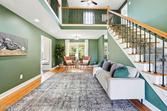 287 Cedar Place Dr, Shepherdsville, KY 40165