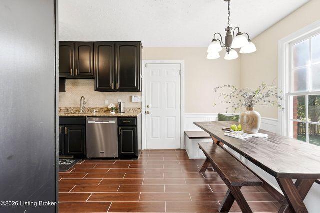 287 Cedar Place Dr, Shepherdsville, KY 40165