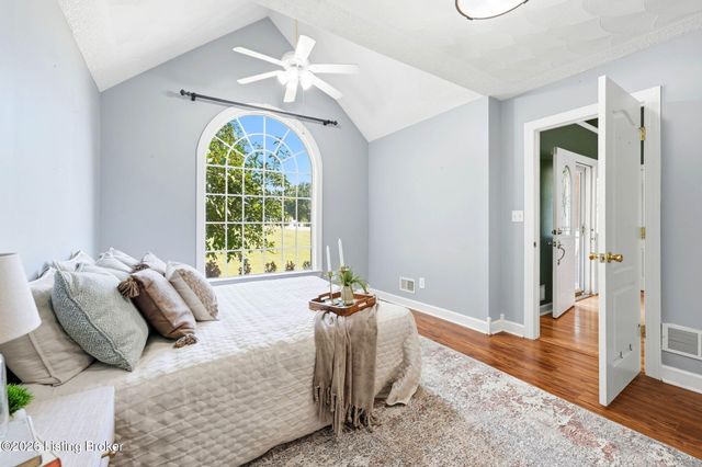 287 Cedar Place Dr, Shepherdsville, KY 40165