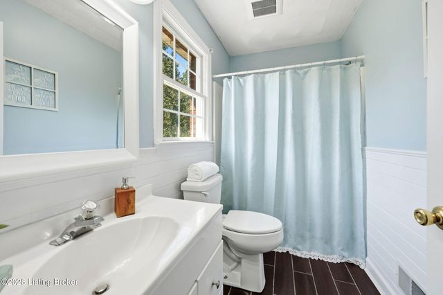 287 Cedar Place Dr, Shepherdsville, KY 40165
