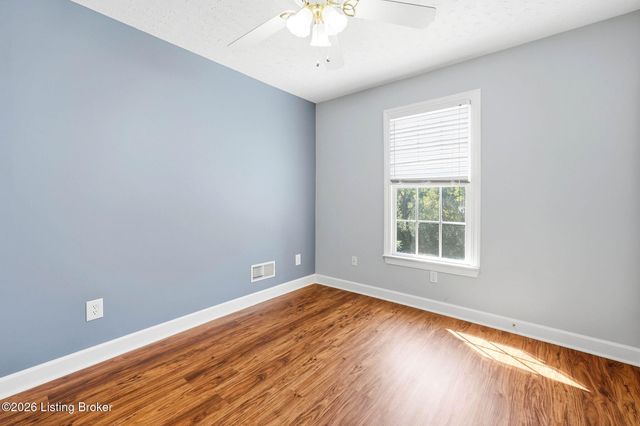 287 Cedar Place Dr, Shepherdsville, KY 40165