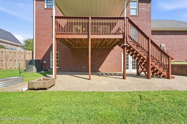 287 Cedar Place Dr, Shepherdsville, KY 40165