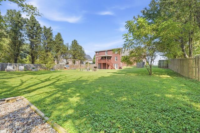 287 Cedar Place Dr, Shepherdsville, KY 40165