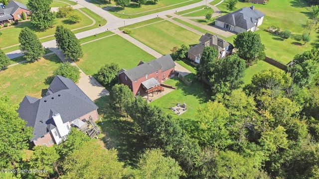 287 Cedar Place Dr, Shepherdsville, KY 40165