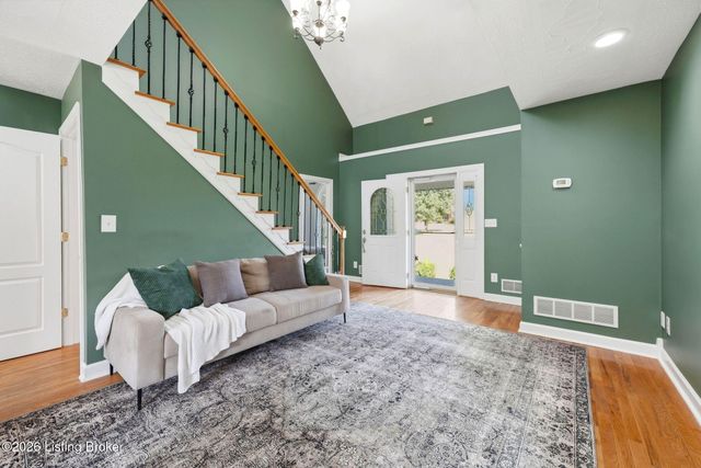 287 Cedar Place Dr, Shepherdsville, KY 40165