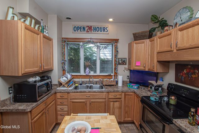 31 Dewitt Street, Amsterdam, NY 12010