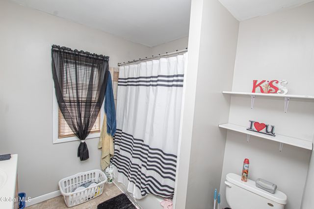 31 Dewitt Street, Amsterdam, NY 12010