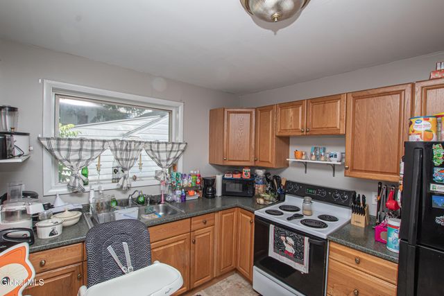 31 Dewitt Street, Amsterdam, NY 12010