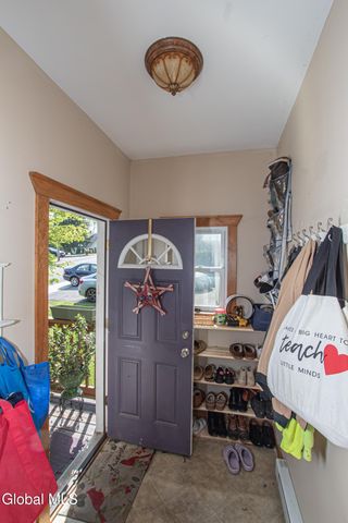 31 Dewitt Street, Amsterdam, NY 12010