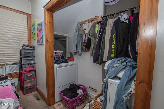 31 Dewitt Street, Amsterdam, NY 12010