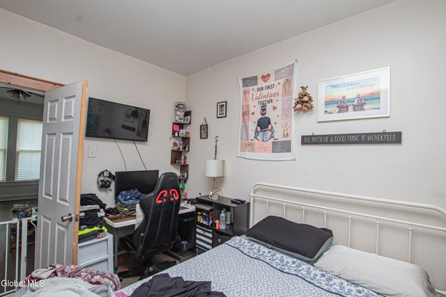 31 Dewitt Street, Amsterdam, NY 12010