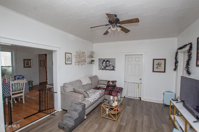 31 Dewitt Street, Amsterdam, NY 12010