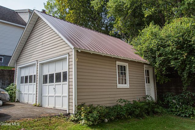 31 Dewitt Street, Amsterdam, NY 12010