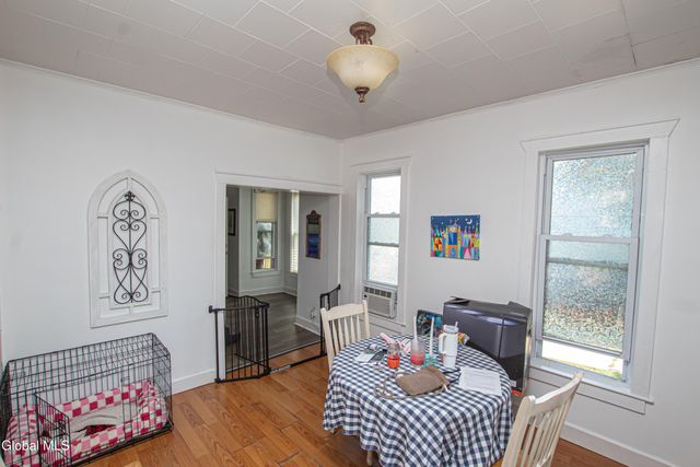 31 Dewitt Street, Amsterdam, NY 12010