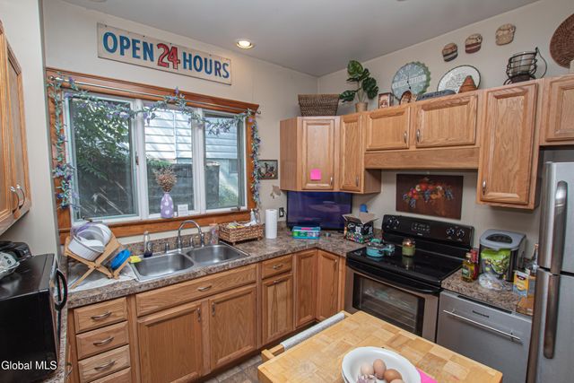 31 Dewitt Street, Amsterdam, NY 12010