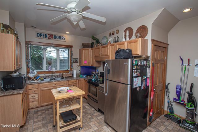 31 Dewitt Street, Amsterdam, NY 12010