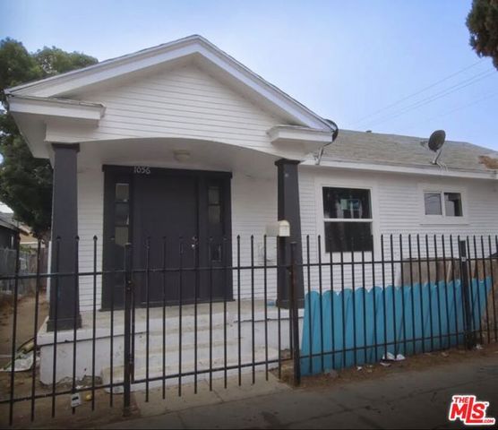 1056 W 42nd Place, Los Angeles, CA 90037