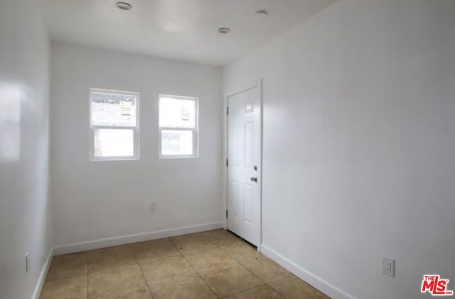 1056 W 42nd Place, Los Angeles, CA 90037