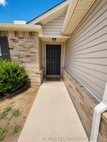 5781 E 146 Street S, Tulsa, OK 74008