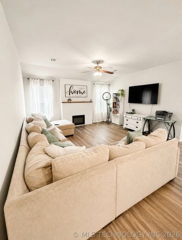 5781 E 146 Street S, Tulsa, OK 74008