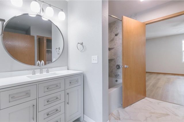 2414 Commercial Avenue, Madison, WI 53704