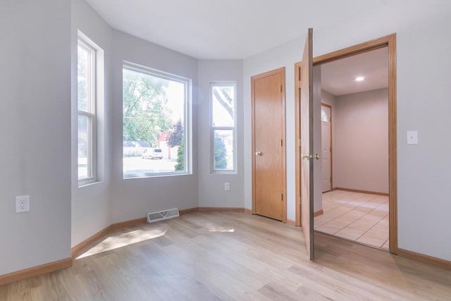 2414 Commercial Avenue, Madison, WI 53704