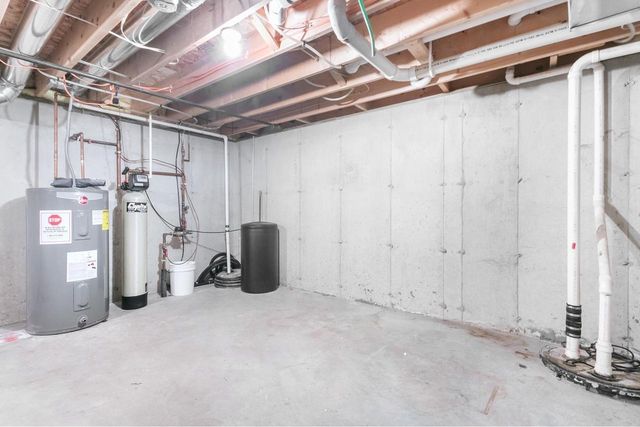 2414 Commercial Avenue, Madison, WI 53704