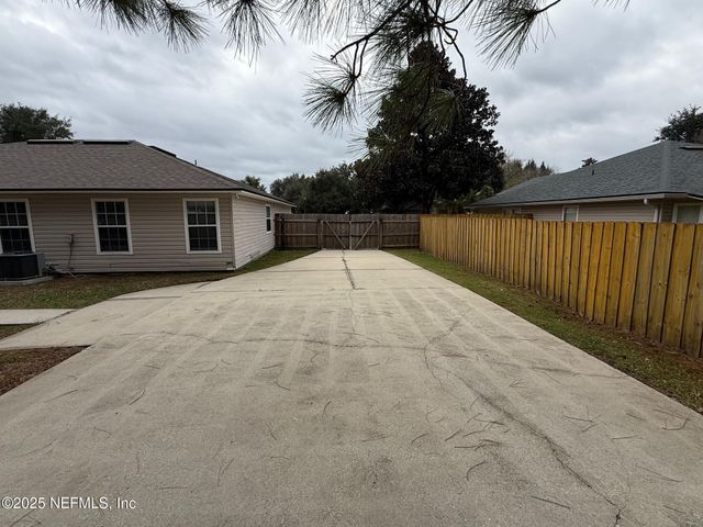 11223 MARTIN LAKES Drive N, Jacksonville, FL 32220