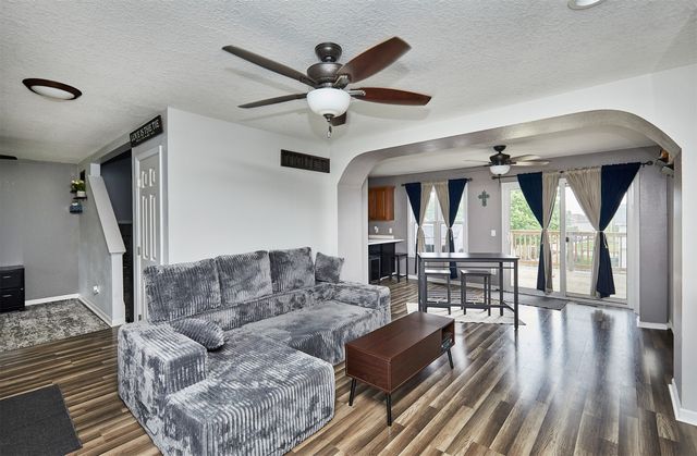 1918 Swan Court, Norwalk, IA 50211