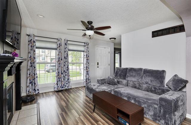1918 Swan Court, Norwalk, IA 50211