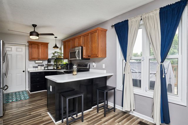 1918 Swan Court, Norwalk, IA 50211