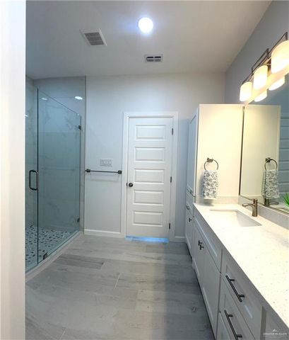 100 Brooks S Circle, La Feria, TX 78559