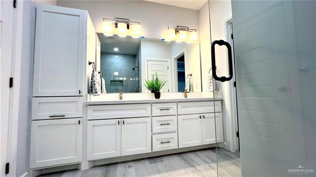 100 Brooks S Circle, La Feria, TX 78559