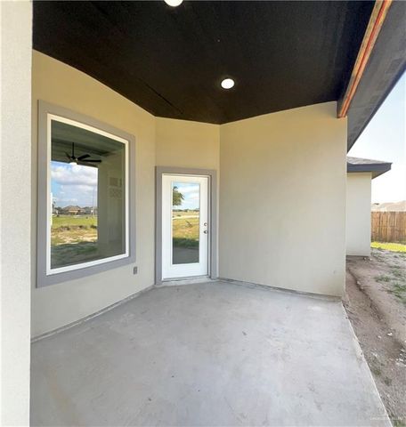 100 Brooks S Circle, La Feria, TX 78559