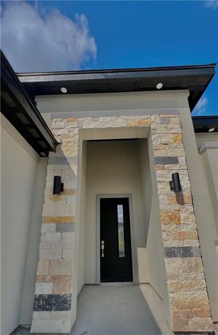 100 Brooks S Circle, La Feria, TX 78559