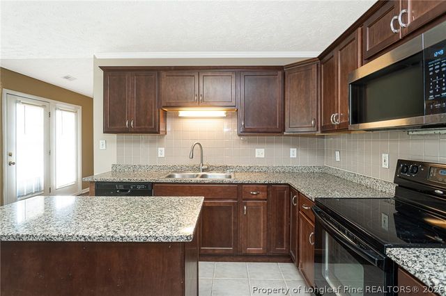 5529 Walking Trail Way, Hope Mills, NC 28348