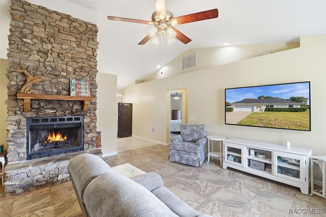 31 Banyan Pass Loop, Ocala, FL 34472