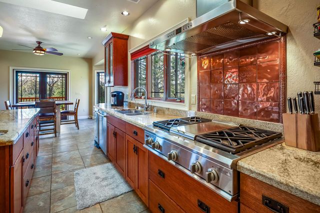 5603 Gold Mountain, Mountain Ranch, CA 95246