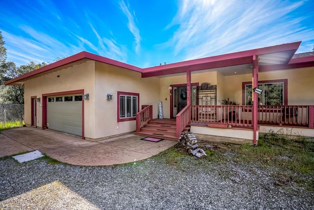 5603 Gold Mountain, Mountain Ranch, CA 95246