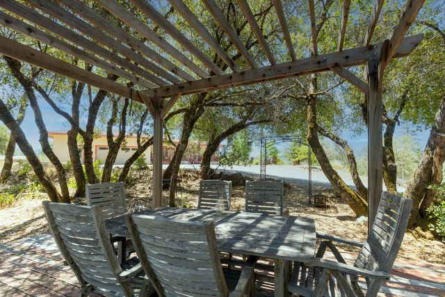 5603 Gold Mountain, Mountain Ranch, CA 95246