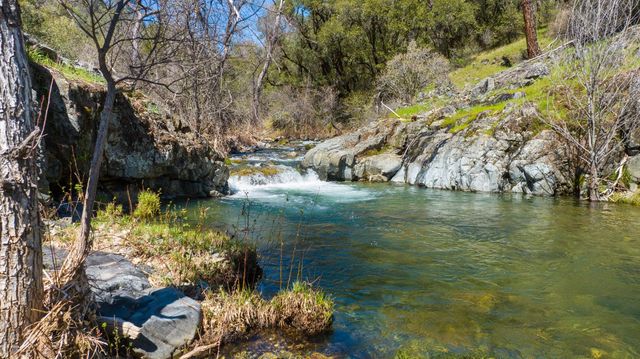 5603 Gold Mountain, Mountain Ranch, CA 95246