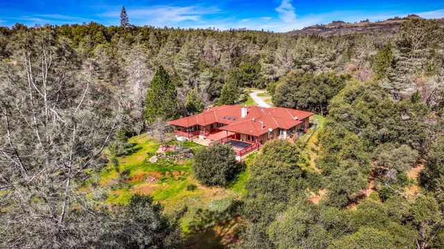 5603 Gold Mountain, Mountain Ranch, CA 95246
