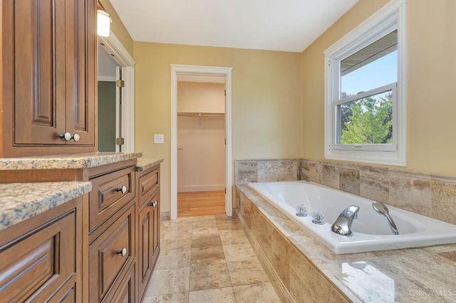 5476 Bentwood Drive, Mason, OH 45040