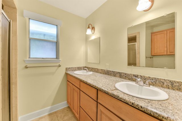 523 Oakdale Avenue, Shoreacres, TX 77571