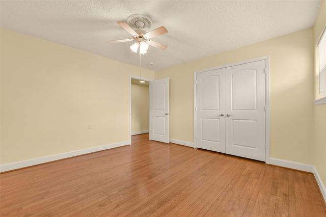 523 Oakdale Avenue, Shoreacres, TX 77571