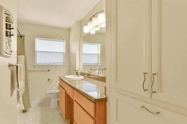 523 Oakdale Avenue, Shoreacres, TX 77571