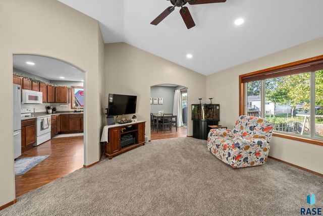 5109 S Sarmar Ave Avenue, Sioux Falls, SD 57106