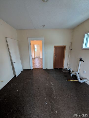 66 Van Buren Street, Lockport City, NY 14094