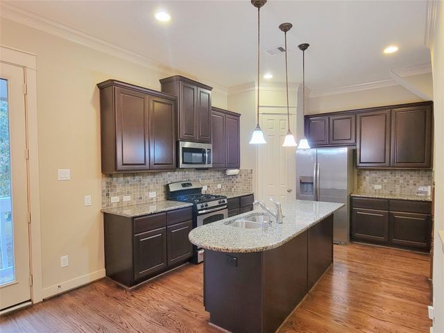 1237 Hobbs Reach Lane, Houston, TX 77008